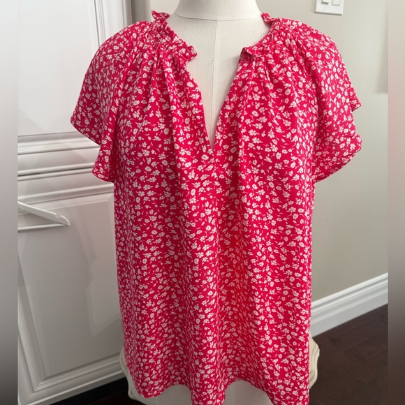 Gap Women’s Size Large Flutter Sleeve Fuchsia w/Tiny White Flowers V-Neck Blouse - Picture 6 of 11